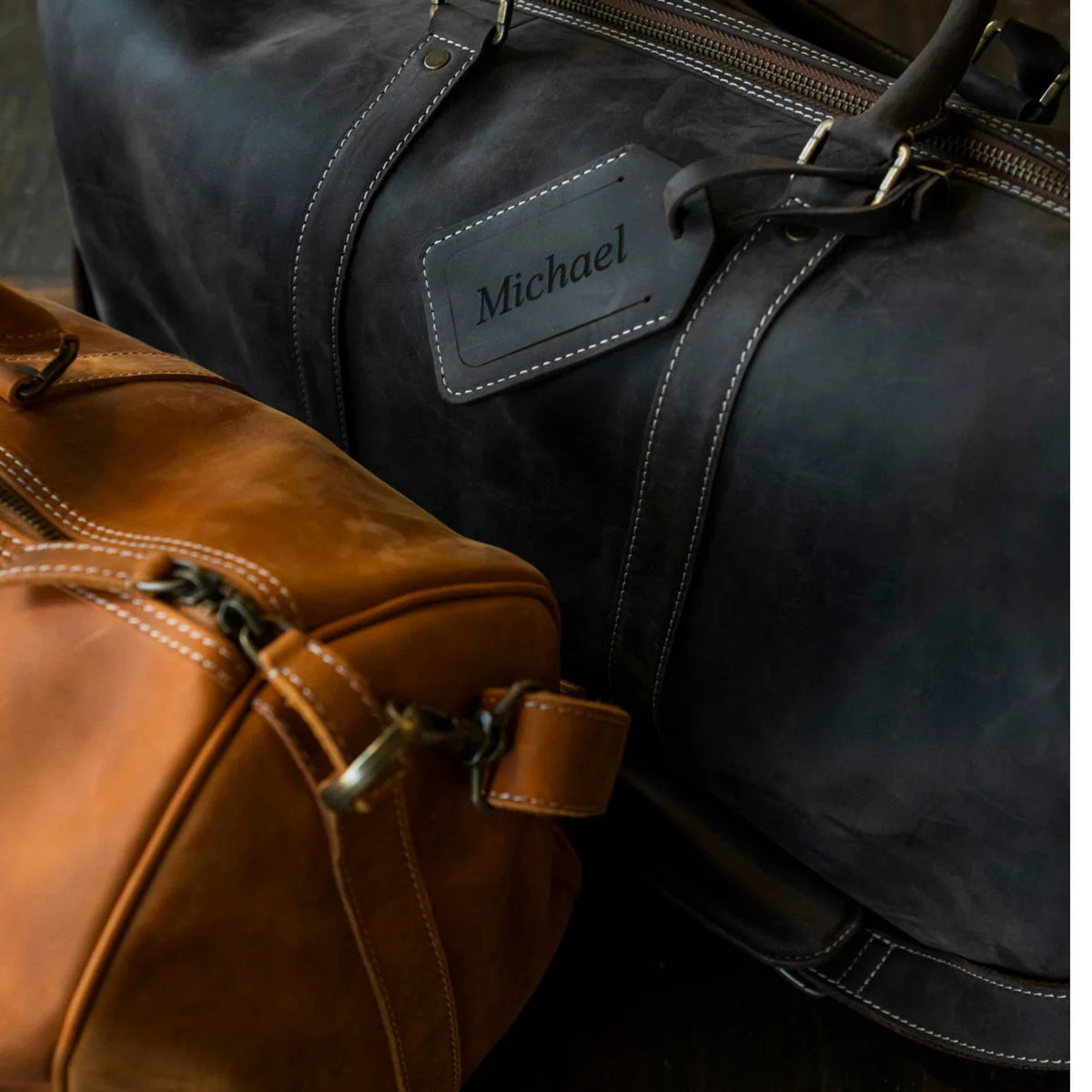 Personalized Handcrafted Top Grain Leather Weekender Bag with Adjustable Shoulder Strap and Interior Pocket, Retro Style Duffel Bag